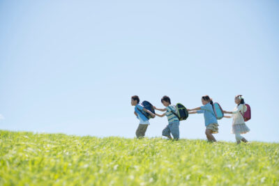 ワーママの味方、学童保育ってどんな場所？働くママの時短アイテムもご紹介！