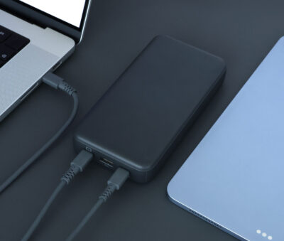 キャンプ・災害時にも安心!大容量モバイルバッテリーの魅力